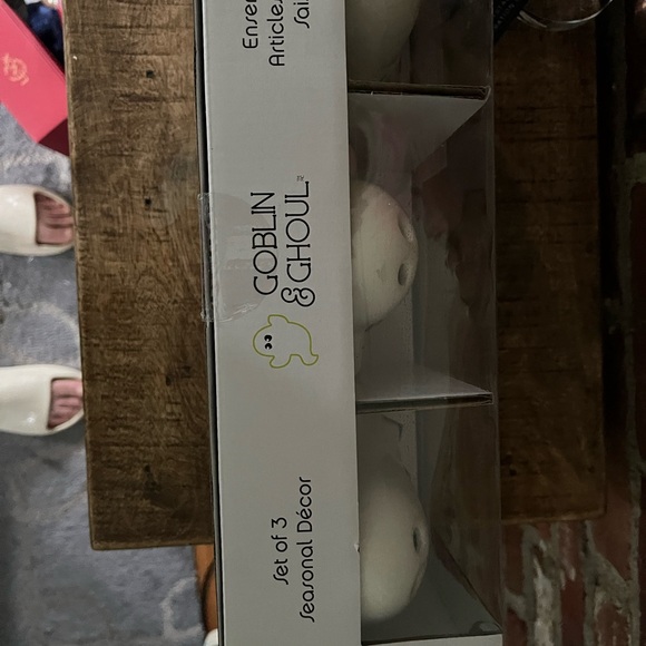 Goblins and ghouls set of three ghosts great for Halloween day light up NWT - Picture 3 of 6